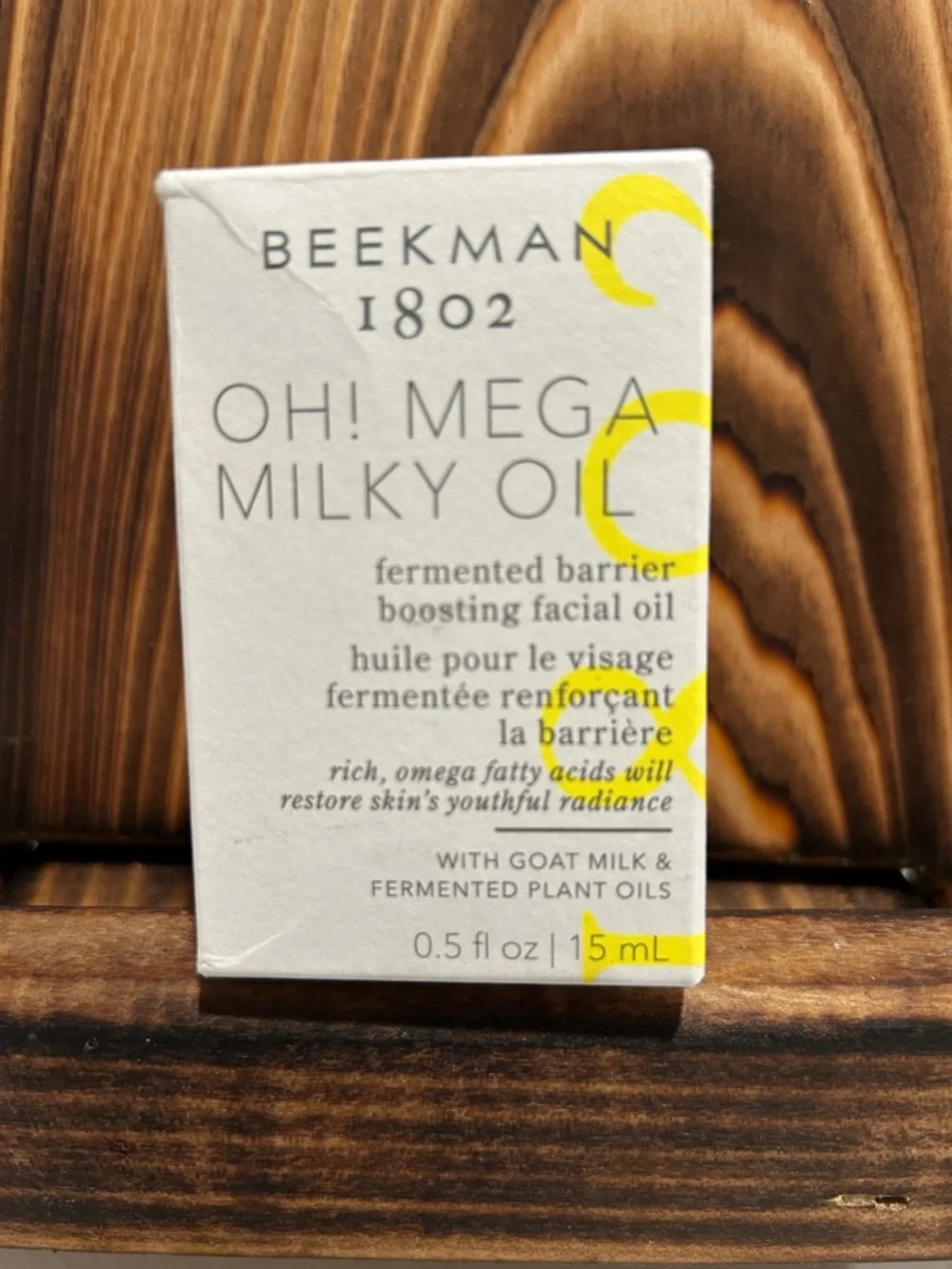 Beekman 1802 Oh! Mega Milky Oil - White with Yellow Accents